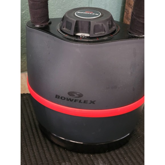 RIDGID  18V 4.0 Ah MAX Output Lithium-Ion Battery - Picture 1 of 8